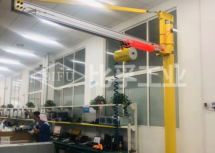 電腦主機上下線氣動平衡吊案例