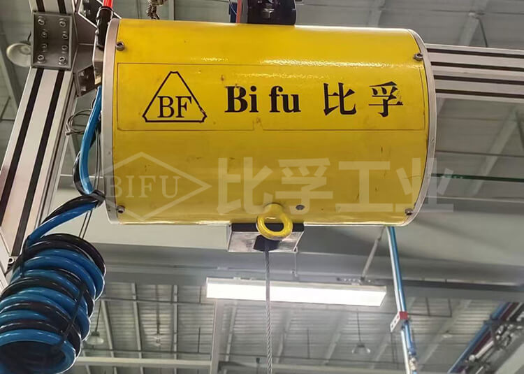 氣動平衡吊配單軌道案例